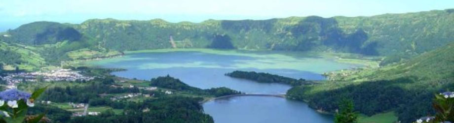 Lagoa Verde and Lagoa Azul